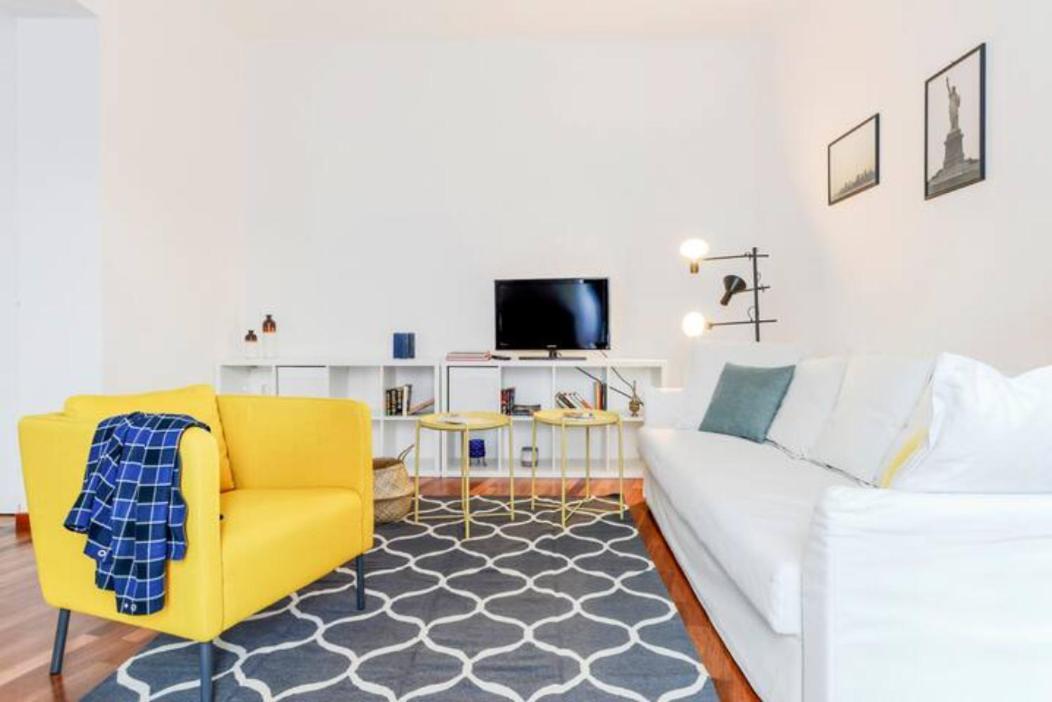Pagano & Cenacolo Bright Apartment Milan Bagian luar foto